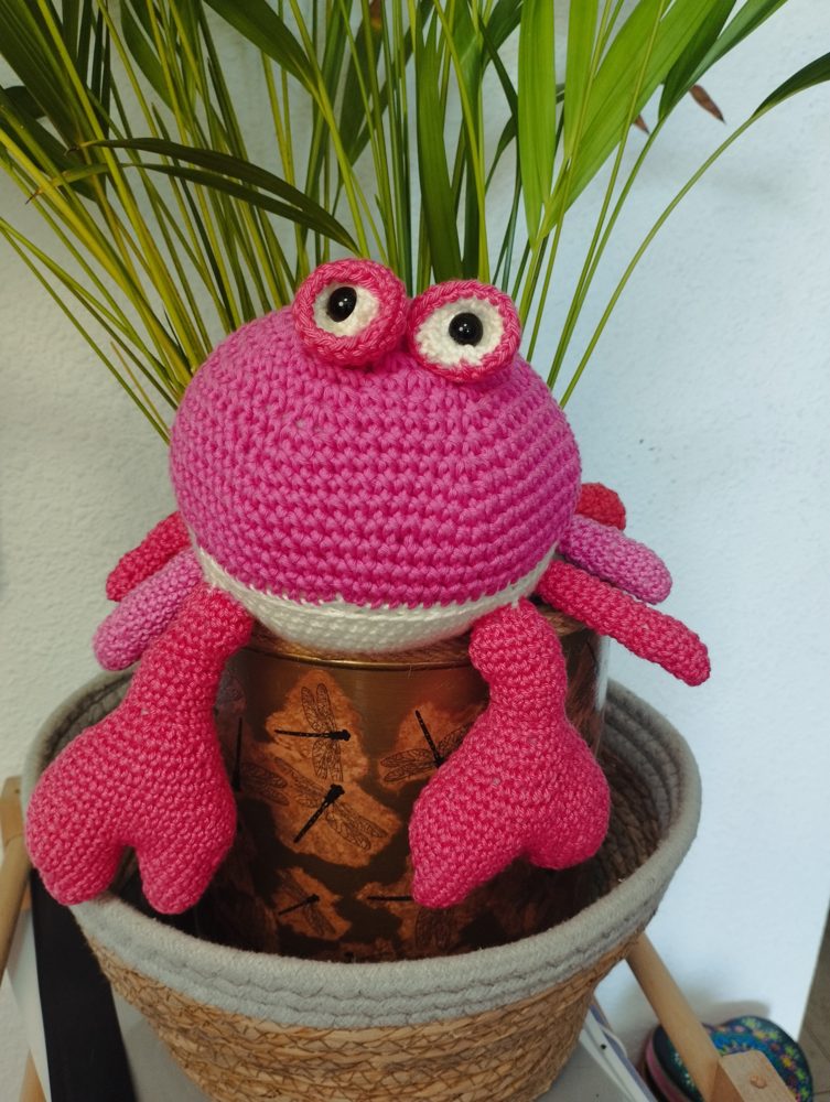Crocheted crab