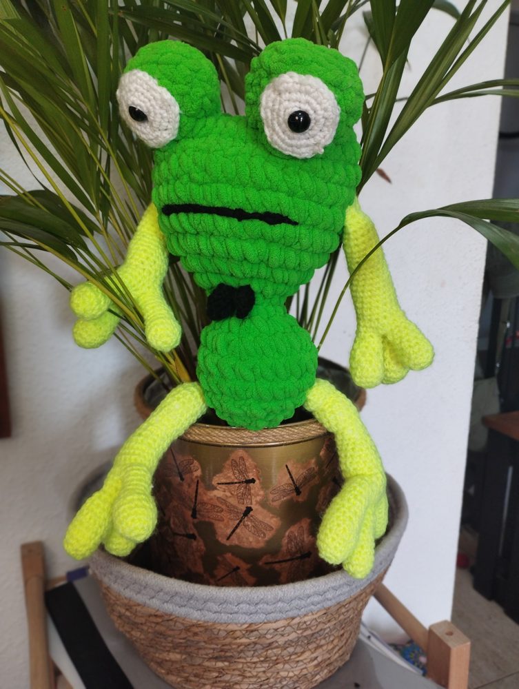 Crocheted frog